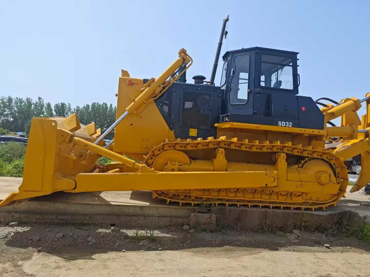 Bulldozer SHANTUI SD32: picture 9