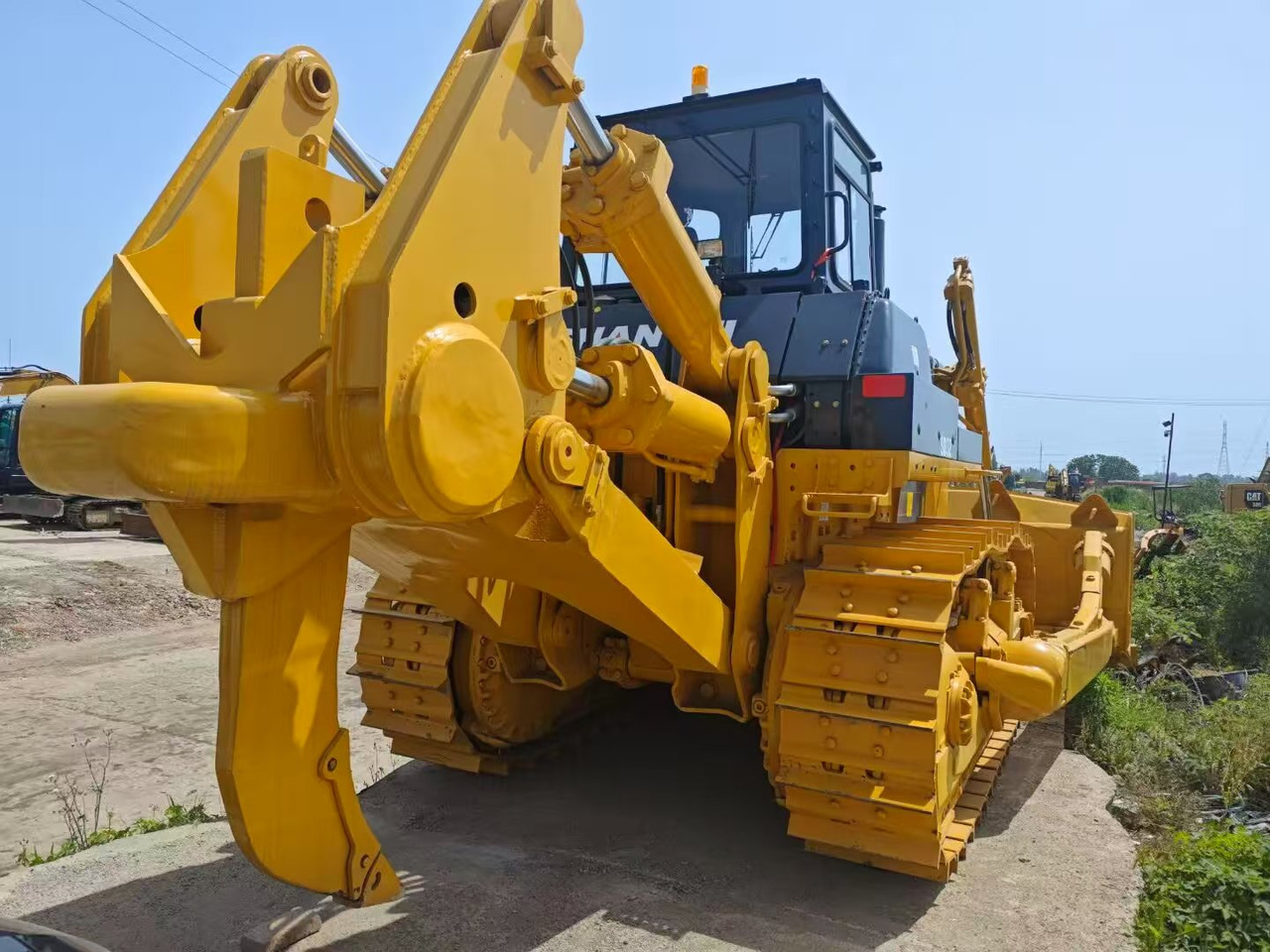 Bulldozer SHANTUI SD32: picture 12