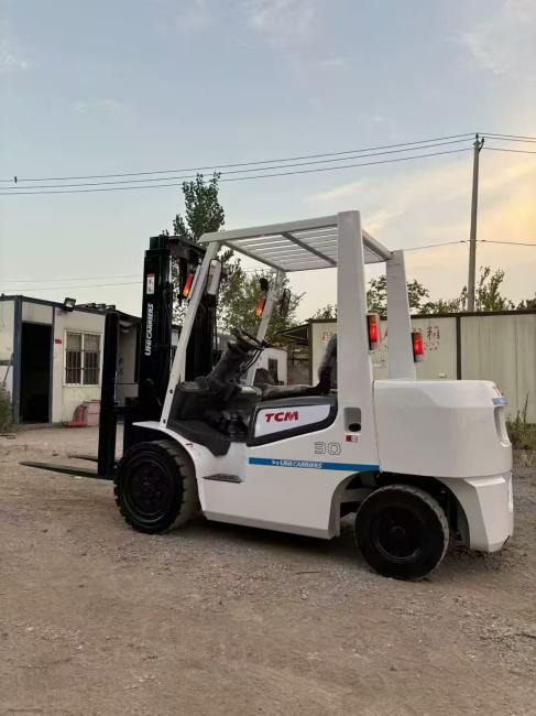 TCM 3-TON - Diesel forklift: picture 3 TCM 3-TON - Diesel forklift: picture 3