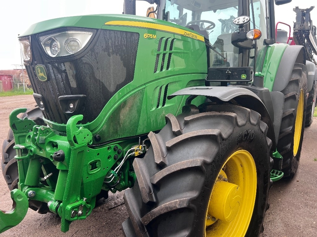 John Deere 6175 M - Farm tractor: picture 1 John Deere 6175 M - Farm tractor: picture 1