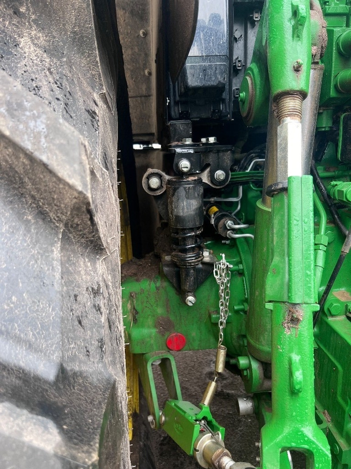 John Deere 6195M - Farm tractor: picture 4 John Deere 6195M - Farm tractor: picture 4