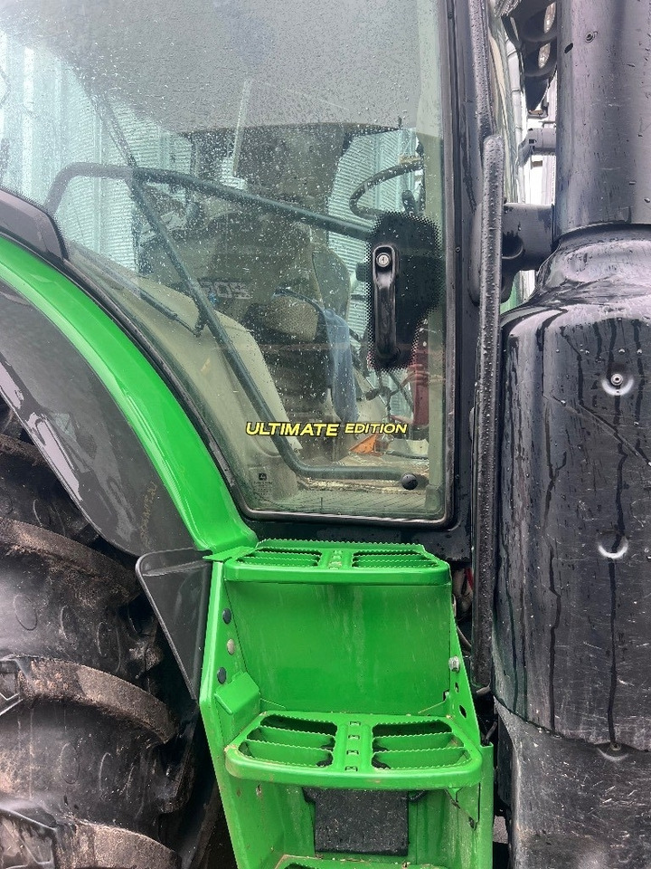 John Deere 6215 R Ultimate - Farm tractor: picture 5 John Deere 6215 R Ultimate - Farm tractor: picture 5