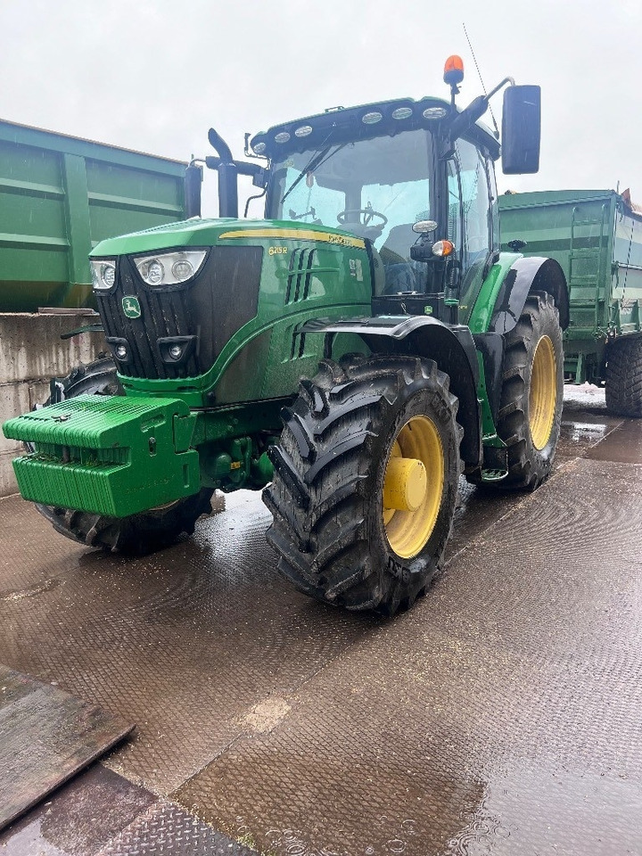 John Deere 6215 R Ultimate - Farm tractor: picture 1 John Deere 6215 R Ultimate - Farm tractor: picture 1