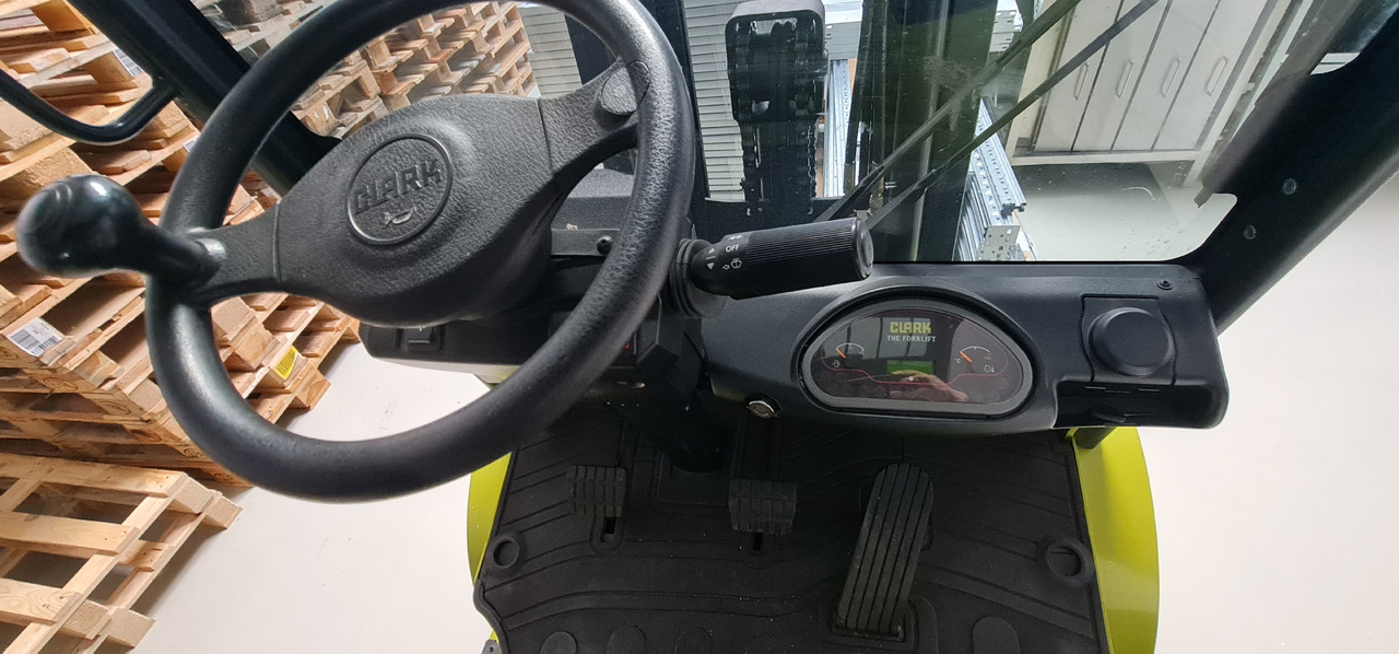 CLARK GTX 25L - LPG forklift: picture 5 CLARK GTX 25L - LPG forklift: picture 5