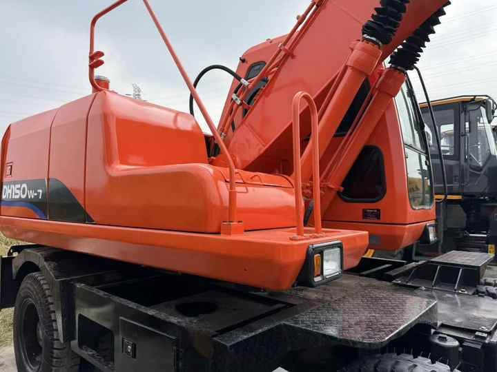 90% Brand New Doosan Brand Dh150w-7 Wheel Excavator in Stock Used Korea Brand Doosan Dh55 Dh60 Dh150 Dh210 Excavator for Sale - Wheel excavator: picture 5 90% Brand New Doosan Brand Dh150w-7 Wheel Excavator in Stock Used Korea Brand Doosan Dh55 Dh60 Dh150 Dh210 Excavator for Sale - Wheel excavator: picture 5