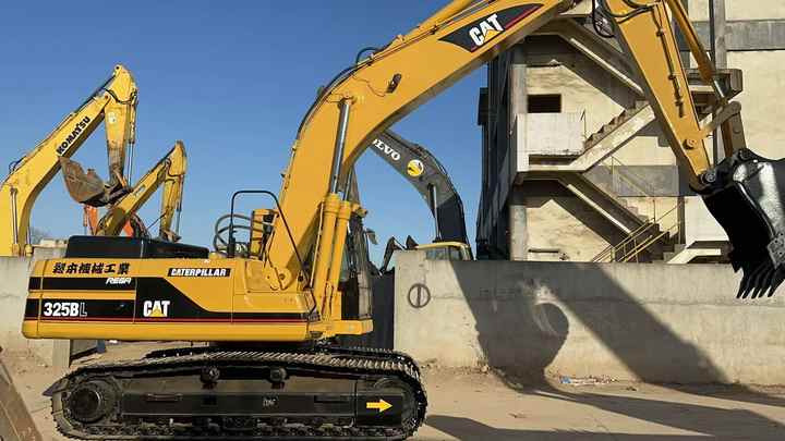 Cat325B Low Working Time CAT 320 325D 315D Excavator Caterpillar Used 25ton Cat325B Medium Size Digger - Crawler excavator: picture 2 Cat325B Low Working Time CAT 320 325D 315D Excavator Caterpillar Used 25ton Cat325B Medium Size Digger - Crawler excavator: picture 2