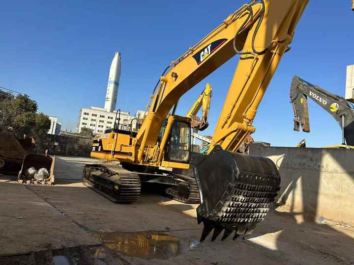 Cat325B Low Working Time CAT 320 325D 315D Excavator Caterpillar Used 25ton Cat325B Medium Size Digger - Crawler excavator: picture 4 Cat325B Low Working Time CAT 320 325D 315D Excavator Caterpillar Used 25ton Cat325B Medium Size Digger - Crawler excavator: picture 4