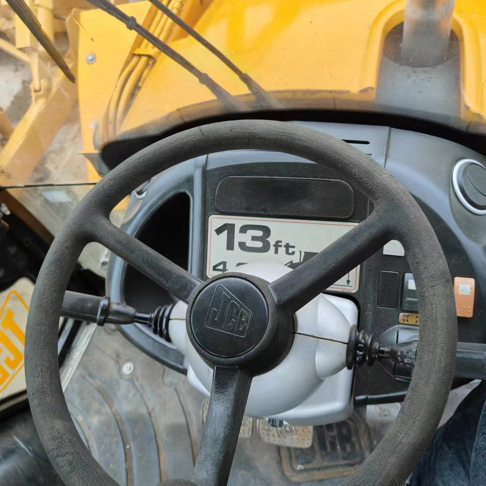 Backhoe loader JCB 4CX: picture 6