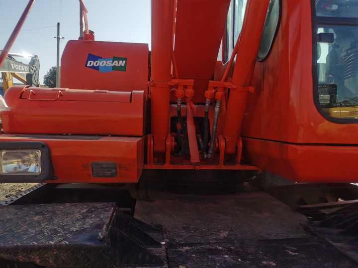 Used Digger Doosan Dh150w-7 Construction Machinery Construction Digger Used Doosan Dh150w-7 Cheap Excavator - Wheel excavator: picture 4 Used Digger Doosan Dh150w-7 Construction Machinery Construction Digger Used Doosan Dh150w-7 Cheap Excavator - Wheel excavator: picture 4
