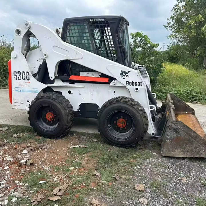 Very Good Machine Used Skid Wheel Loader Bobcat S300 for Sale - Skid steer loader: picture 1 Very Good Machine Used Skid Wheel Loader Bobcat S300 for Sale - Skid steer loader: picture 1