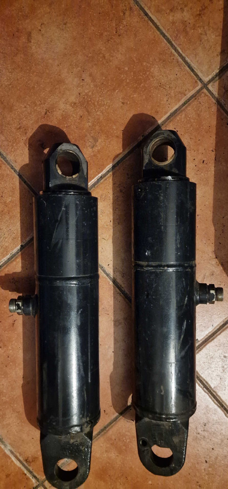 Siłowniki wspomagające podnośnik Deutz Fahr Agrotron 2.3749.012.0 - Hydraulic cylinder for Agricultural machinery: picture 1 Siłowniki wspomagające podnośnik Deutz Fahr Agrotron 2.3749.012.0 - Hydraulic cylinder for Agricultural machinery: picture 1