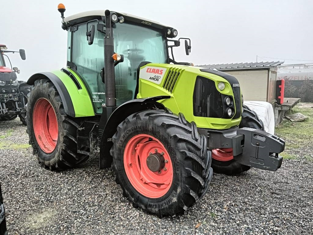 Claas Arion 440 - Farm tractor: picture 3 Claas Arion 440 - Farm tractor: picture 3