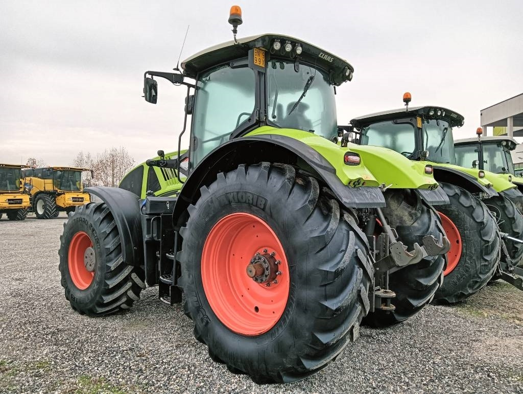 Farm tractor Claas Axion 940 Cmatic: picture 16