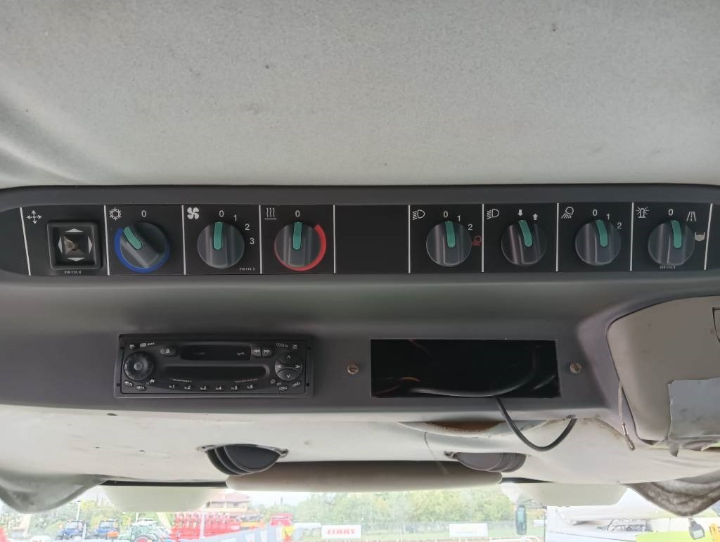 Claas Lexion 470  - Combine harvester: picture 2 Claas Lexion 470  - Combine harvester: picture 2