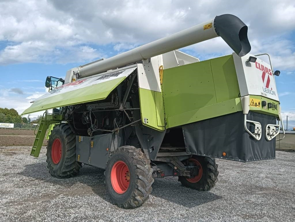 Combine harvester Claas Lexion 470: picture 12