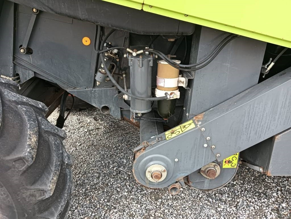 Combine harvester Claas Lexion 470: picture 24
