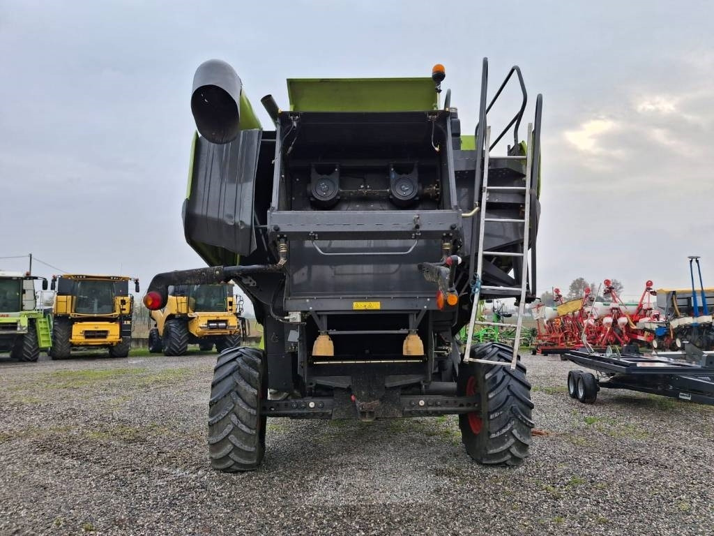 Combine harvester Claas Lexion 740: picture 15