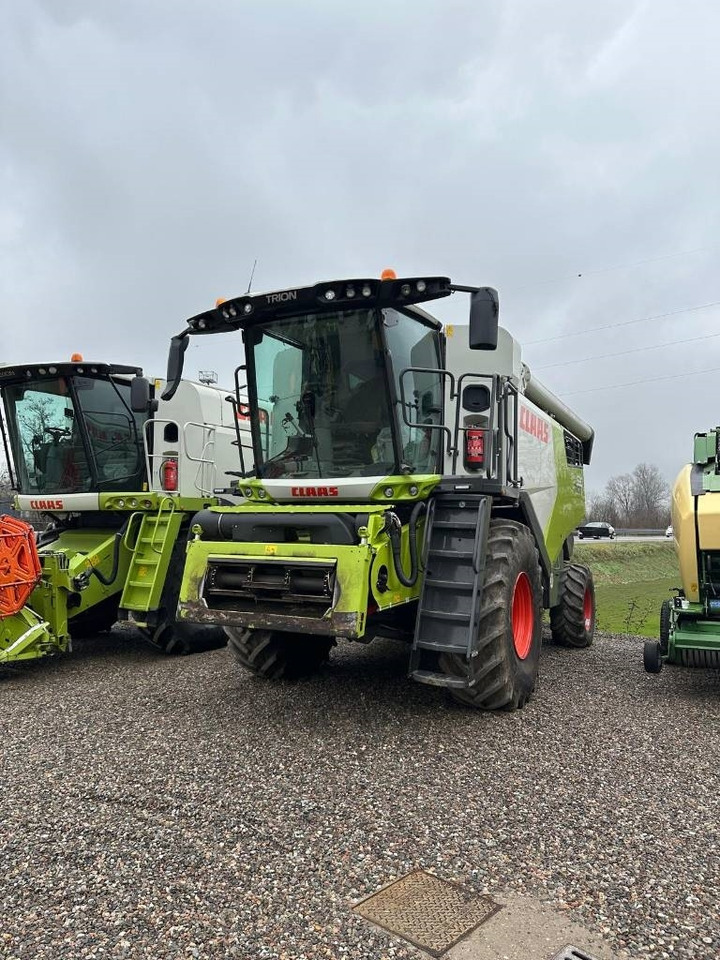 Claas Trion 530 - Combine harvester: picture 3 Claas Trion 530 - Combine harvester: picture 3