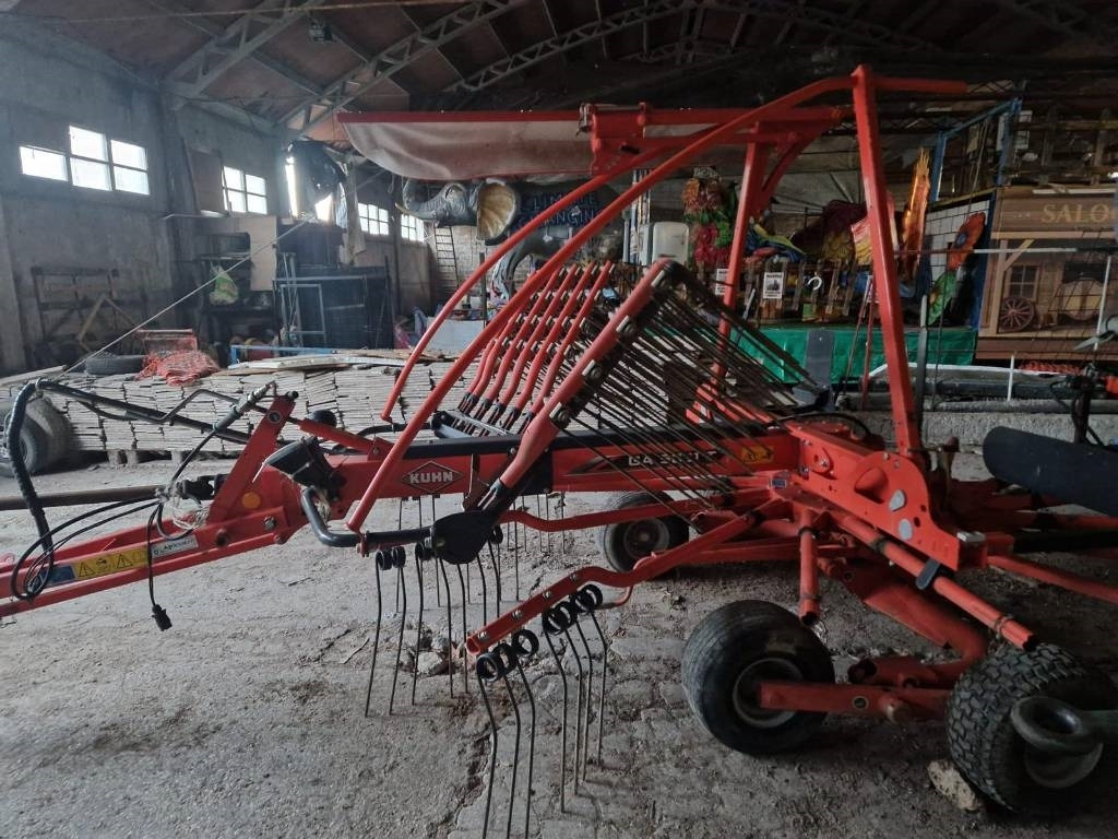 Kuhn 5031T - Tedder/ Rake: picture 4 Kuhn 5031T - Tedder/ Rake: picture 4