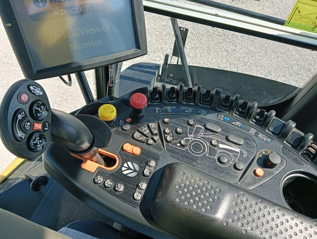 Leasing of New Holland FR 650 New Holland FR 650: picture 12 Leasing of New Holland FR 650 New Holland FR 650: picture 12