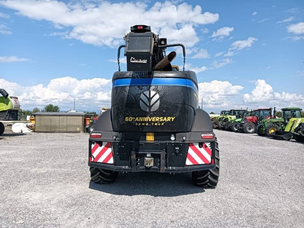 Leasing of New Holland FR 650 New Holland FR 650: picture 6 Leasing of New Holland FR 650 New Holland FR 650: picture 6