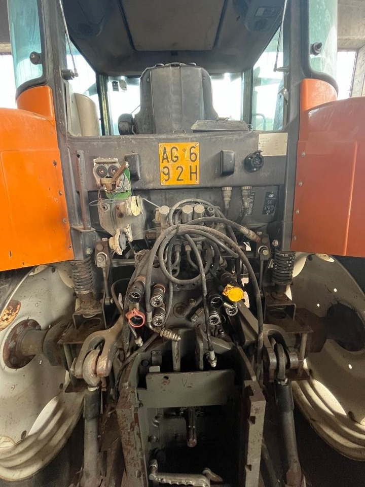 Renault Ares 640 RZ  - Farm tractor: picture 4 Renault Ares 640 RZ  - Farm tractor: picture 4