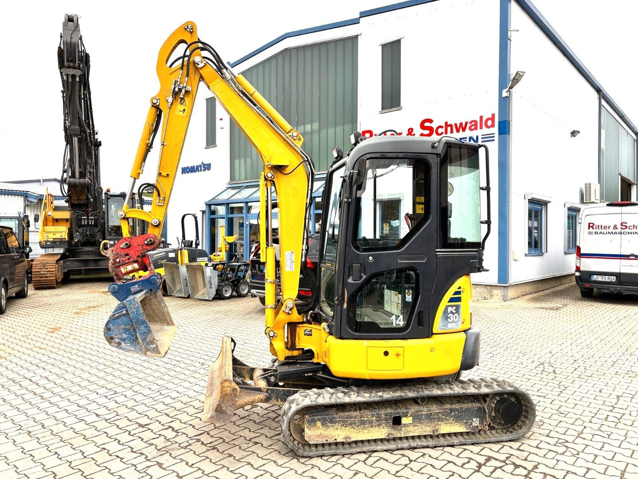 Komatsu PC30MR-3 mit Powertilt - Mini excavator: picture 1 Komatsu PC30MR-3 mit Powertilt - Mini excavator: picture 1