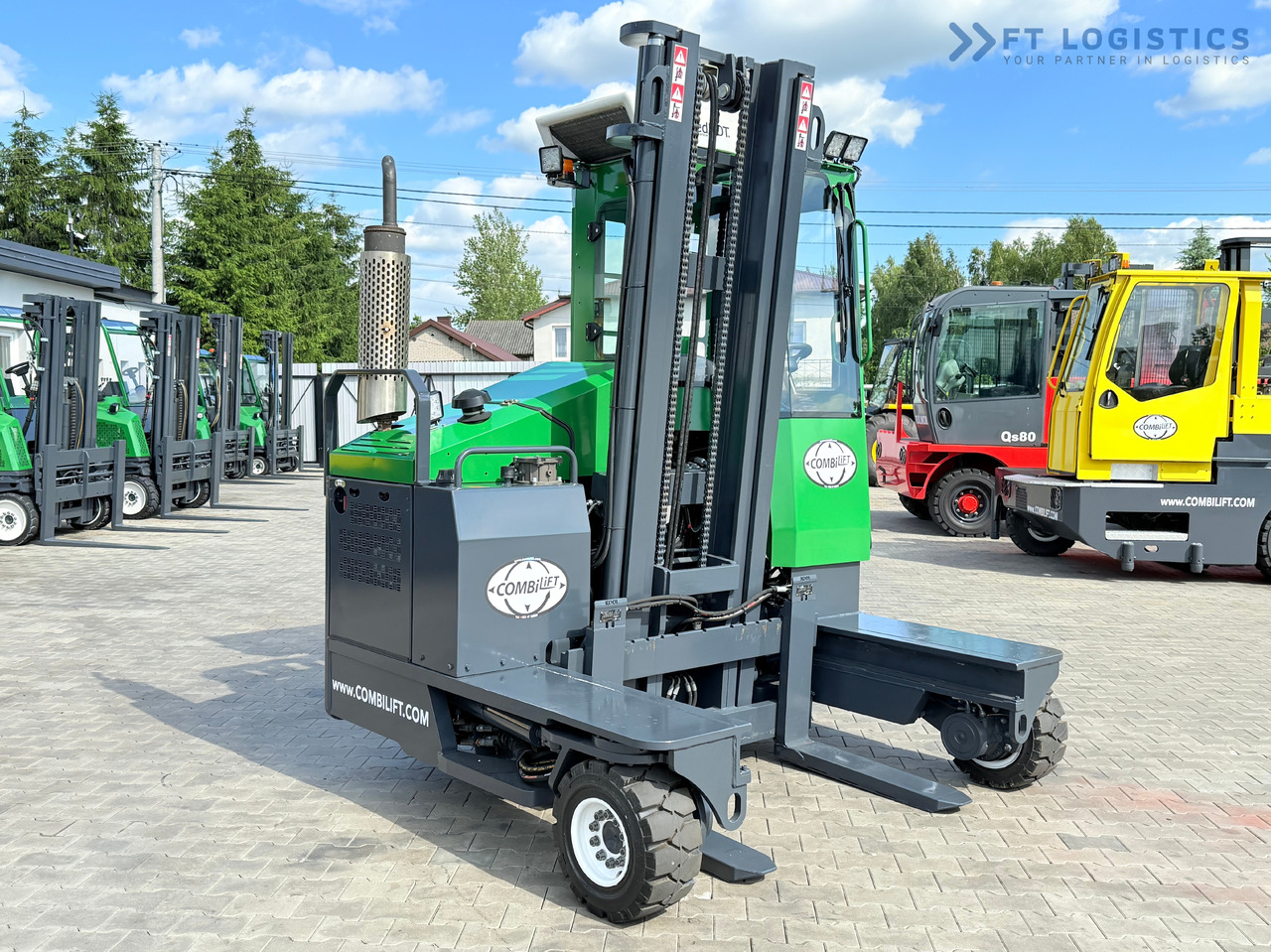 COMBILIFT C3500 / DUPLEX 4100MM / GAS / EXTENDABLE FORKS / CABIN / HEATING + AIR CONDITIONING / LIKE NEW - 4-way reach truck: picture 5 COMBILIFT C3500 / DUPLEX 4100MM / GAS / EXTENDABLE FORKS / CABIN / HEATING + AIR CONDITIONING / LIKE NEW - 4-way reach truck: picture 5