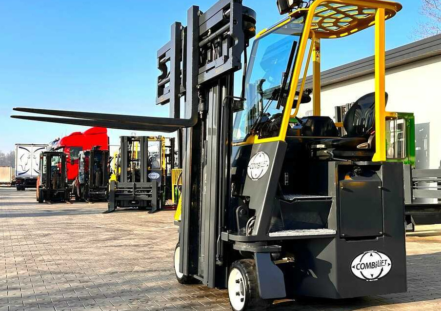 4-way reach truck Combilift C2500CB - DIESEL - TRIPLEX - 2018 - LIKE NEW: picture 11