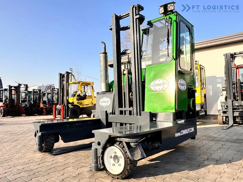 Combilift C3000 / DUPLEX / 4100MM / LPG / FREE LIFT / Like New C3000 / DUPLEX / 4100MM / LPG / FREE LIFT / Like New - 4-way reach truck: picture 5 Combilift C3000 / DUPLEX / 4100MM / LPG / FREE LIFT / Like New C3000 / DUPLEX / 4100MM / LPG / FREE LIFT / Like New - 4-way reach truck: picture 5