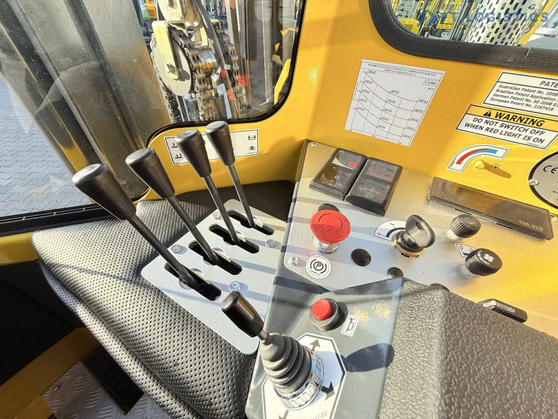 Leasing of Combilift C4000 – LPG – DUPLEX 4600mm – FREE LIFT – SIDE SHIFT – EXCELLENT CONDITION Wide selection of four-way and side-loading forklifts Combilift C4000 – LPG – DUPLEX 4600mm – FREE LIFT – SIDE SHIFT – EXCELLENT CONDITION Wide selection of four-way and side-loading forklifts: picture 17