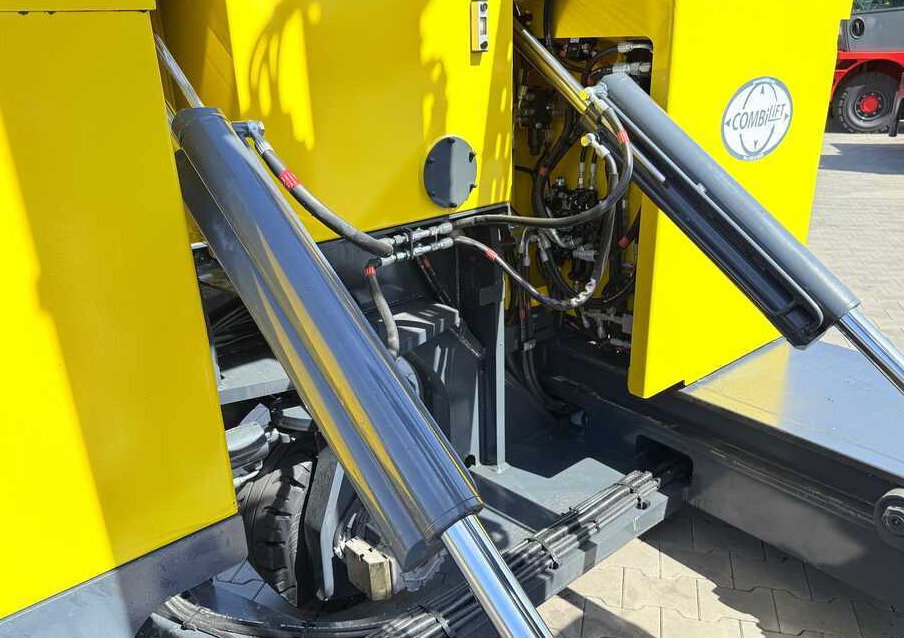 4-way reach truck Combilift C4000STE / TRIPLEX / 6850MM / FREE LIFT / ONLY 1,348 HOURS / FORK SIDESHIFT / EXCELLENT CONDITION: picture 19