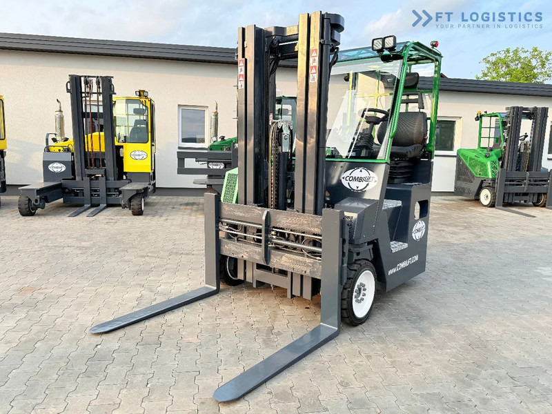 Combilift COMBILIFT C4000CB – TRIPLEX 5200mm – Year 2017 – LPG – FREE LIFT – SIDESHIFT – FORK POSITIONER – CONDITION 5/5 COMBILIFT C4000CB - 4-way reach truck: picture 3 Combilift COMBILIFT C4000CB – TRIPLEX 5200mm – Year 2017 – LPG – FREE LIFT – SIDESHIFT – FORK POSITIONER – CONDITION 5/5 COMBILIFT C4000CB - 4-way reach truck: picture 3