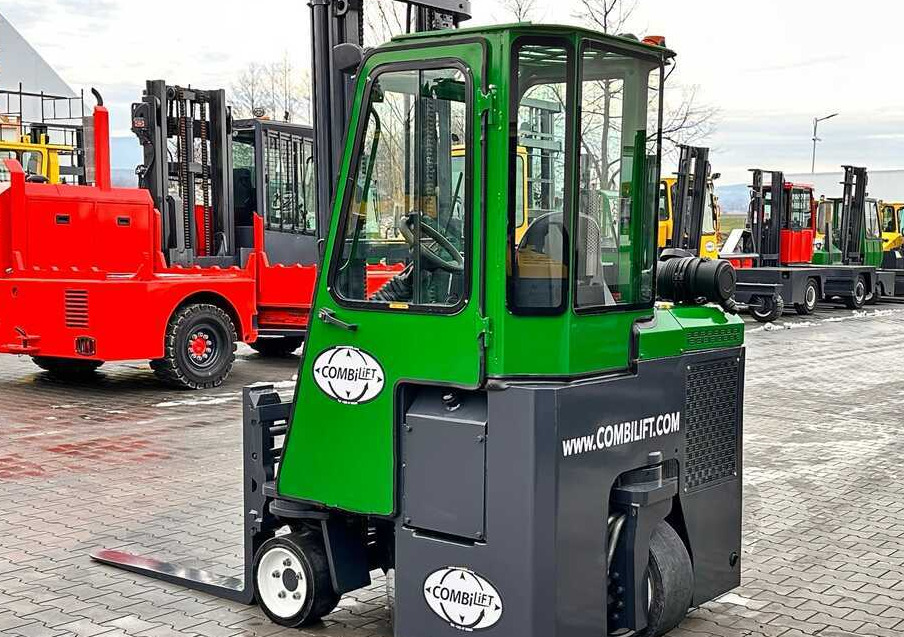Combilift Combilift C3000CB - DUPLEX 4000mm - Year 2015 - / CABIN - HEATING / ONLY 6546 MTH / EXCELLENT CONDITION / LIKE NEW! - 4-way reach truck: picture 4 Combilift Combilift C3000CB - DUPLEX 4000mm - Year 2015 - / CABIN - HEATING / ONLY 6546 MTH / EXCELLENT CONDITION / LIKE NEW! - 4-way reach truck: picture 4
