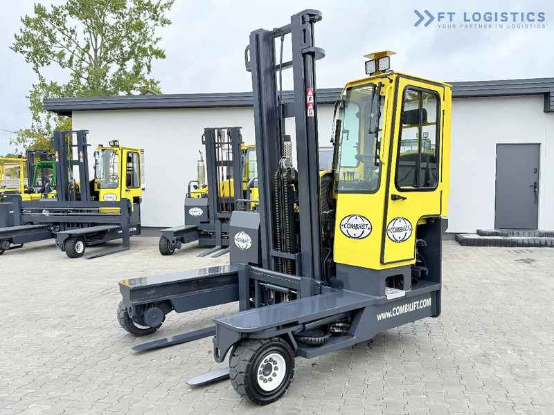 Combilift Combilift FOUR-WAY / MULTI-DIRECTIONAL FORKLIFT C4000 / GAS / DUPLEX 4600MM / ONLY 5614 OPERATING HOURS / FORK POSITIONER / FULL - 4-way reach truck: picture 1 Combilift Combilift FOUR-WAY / MULTI-DIRECTIONAL FORKLIFT C4000 / GAS / DUPLEX 4600MM / ONLY 5614 OPERATING HOURS / FORK POSITIONER / FULL - 4-way reach truck: picture 1