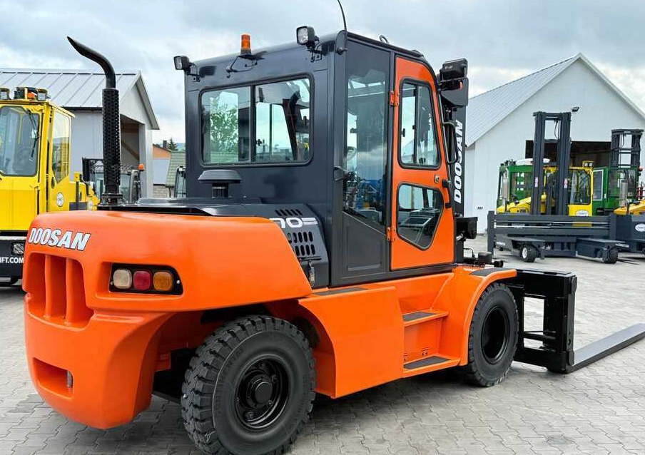 Doosan DOOSAN / DUPLEX 3000MM / SIDE SHIFT / FORK POSITIONER / 2500MM FORKS / 7000KG / CABIN / LIKE NEW - Diesel forklift: picture 5 Doosan DOOSAN / DUPLEX 3000MM / SIDE SHIFT / FORK POSITIONER / 2500MM FORKS / 7000KG / CABIN / LIKE NEW - Diesel forklift: picture 5
