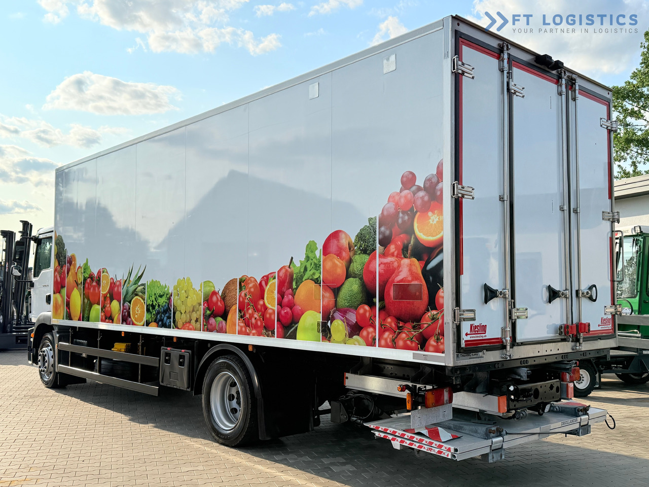 Refrigerator truck for transportation of food MAN TGM 18.290 / THERMOKING T-1200R / BI-TEMPERATURE / 19 PALLETS / 90% TYRES / EXCELLENT CONDITION / DHOLLANDIA TAIL LIFT / SIDE DOOR / PAYLOAD 8,220 KG: picture 26