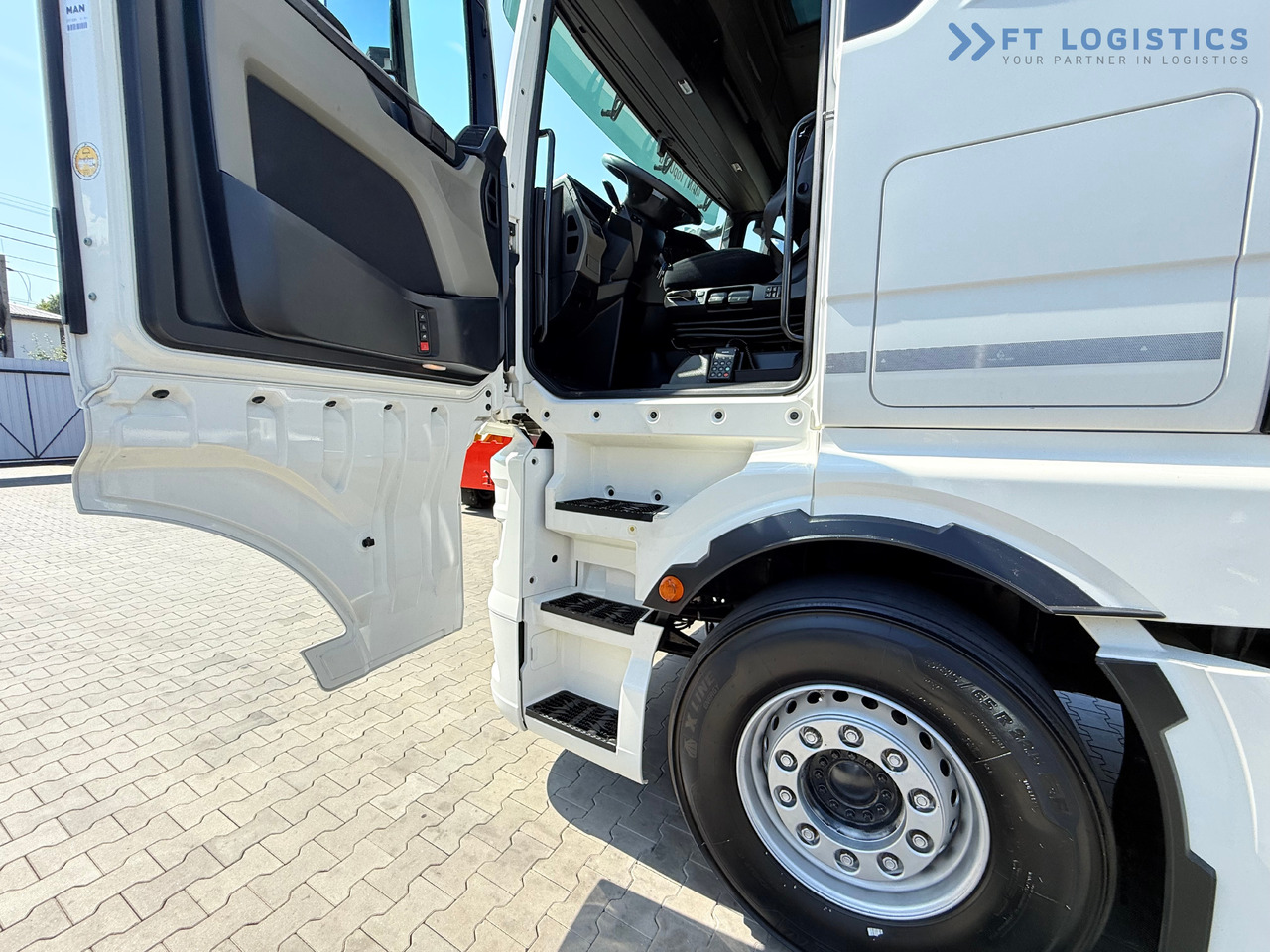 New Curtainsider truck MAN TGX 26.470 / 19 Pallets / Steering Axle / 15 Ton Payload / Retarder / Excellent Condition: picture 35