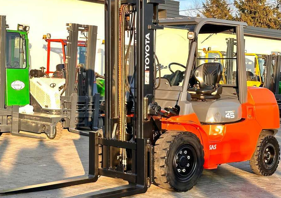 Toyota 42-4FD40 / DIESEL / 4500KG / DUPLEX / FORKS 1400MM / WELL-MAINTAINED - Diesel forklift: picture 1 Toyota 42-4FD40 / DIESEL / 4500KG / DUPLEX / FORKS 1400MM / WELL-MAINTAINED - Diesel forklift: picture 1