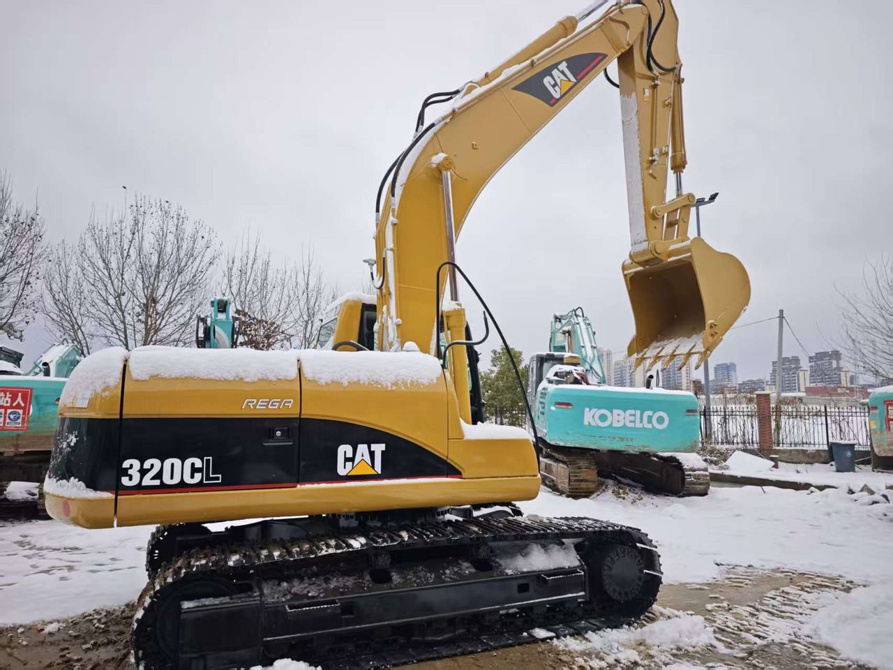 CATERPILLAR 320CL - Crawler excavator: picture 2 CATERPILLAR 320CL - Crawler excavator: picture 2
