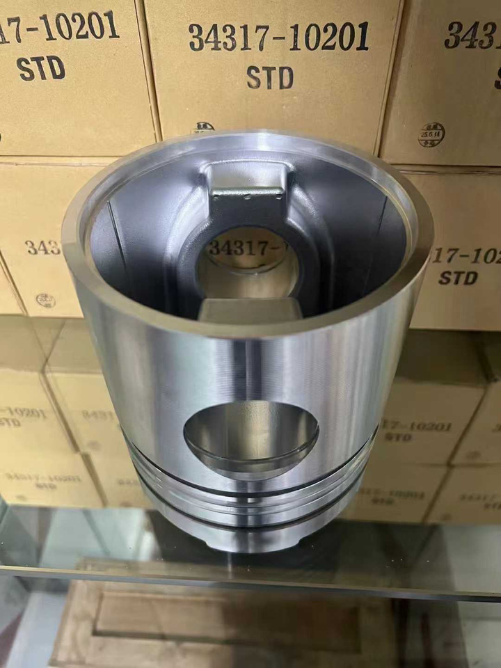 CUMMINS 3017349 - Piston/ Ring/ Bushing for Excavator: picture 2 CUMMINS 3017349 - Piston/ Ring/ Bushing for Excavator: picture 2