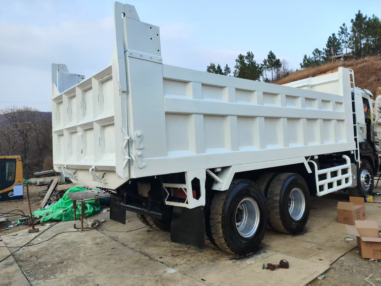 HINO HINO 700 - Tipper: picture 2 HINO HINO 700 - Tipper: picture 2