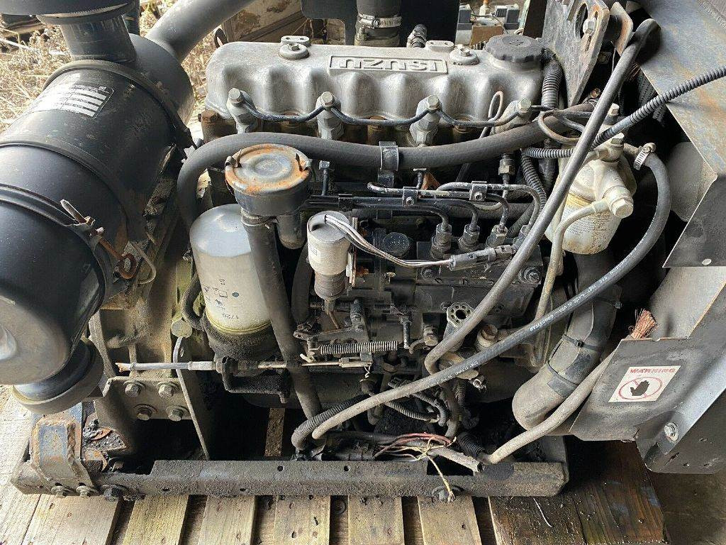 Isuzu C240 - Engine for Excavator: picture 1 Isuzu C240 - Engine for Excavator: picture 1