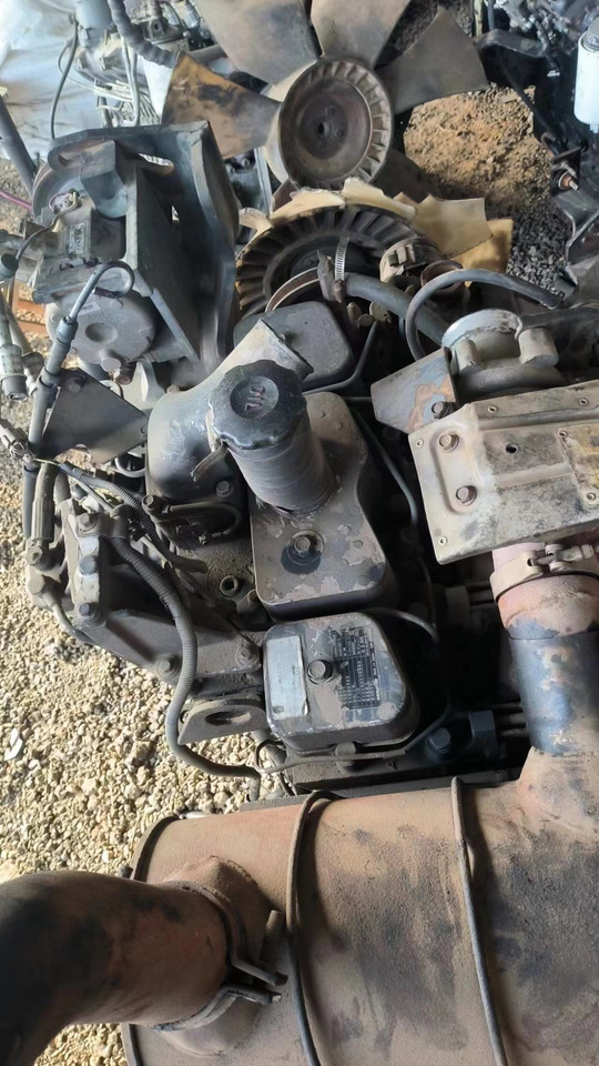 KOMATSU 4D102E-2 - Engine for Excavator: picture 2 KOMATSU 4D102E-2 - Engine for Excavator: picture 2