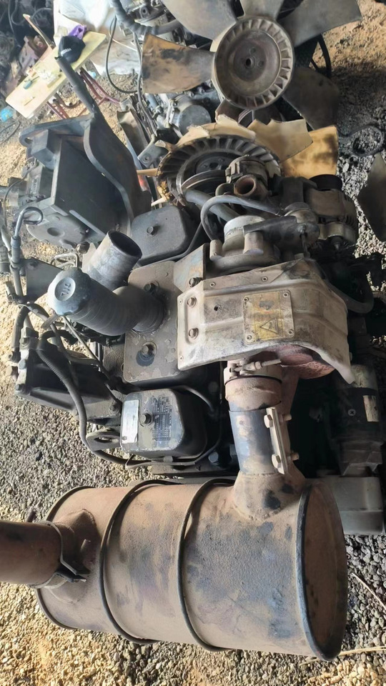 KOMATSU 4D102E-2 - Engine for Excavator: picture 2 KOMATSU 4D102E-2 - Engine for Excavator: picture 2