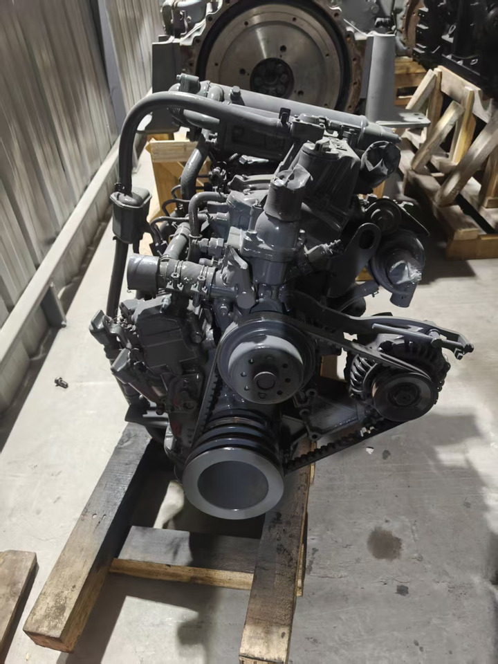 KOMATSU 4LE2 - Engine for Mini excavator: picture 1 KOMATSU 4LE2 - Engine for Mini excavator: picture 1