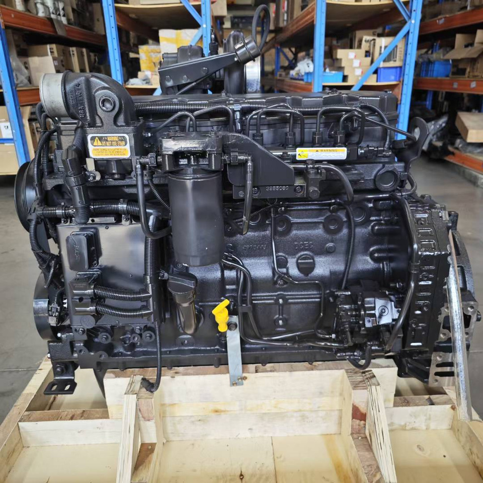 KOMATSU 6D107 - Engine for Excavator: picture 1 KOMATSU 6D107 - Engine for Excavator: picture 1