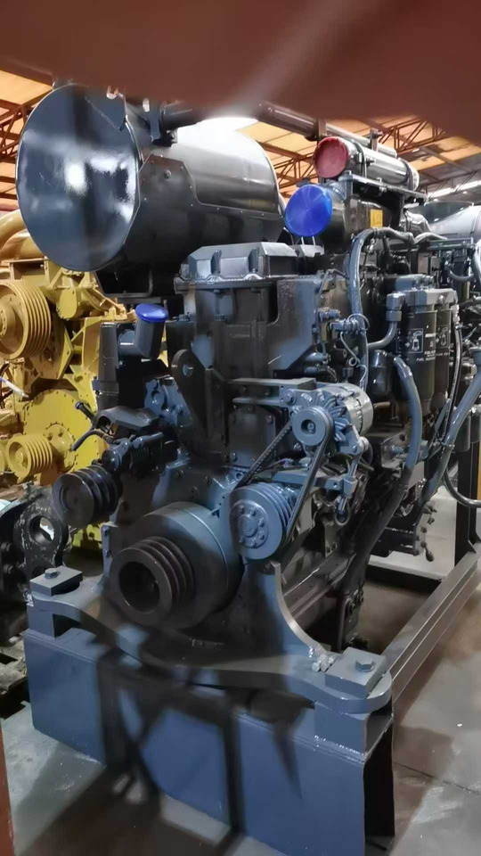 KOMATSU 6D170E-3 - Engine for Loader: picture 2 KOMATSU 6D170E-3 - Engine for Loader: picture 2