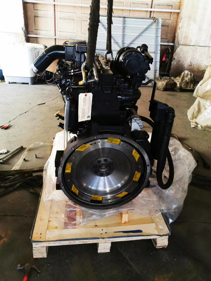 KOMATSU SAA6D114E - Engine for Excavator: picture 2 KOMATSU SAA6D114E - Engine for Excavator: picture 2