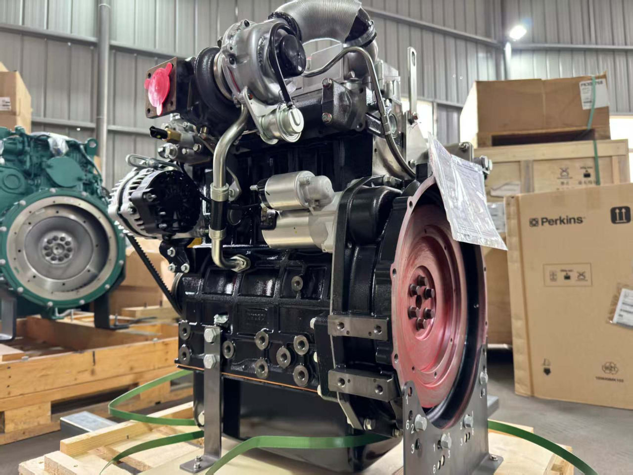 PERKINS 404D-22t - Engine for Excavator: picture 5 PERKINS 404D-22t - Engine for Excavator: picture 5
